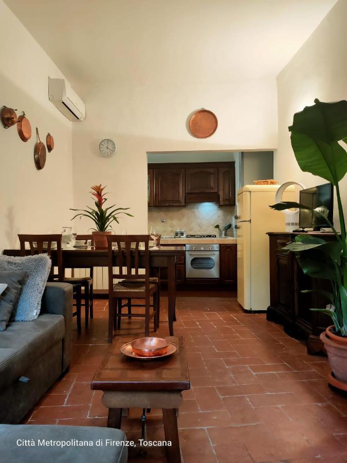 overlooking’s Duomo apartment in Mercato Centrale Firenze Esterno foto