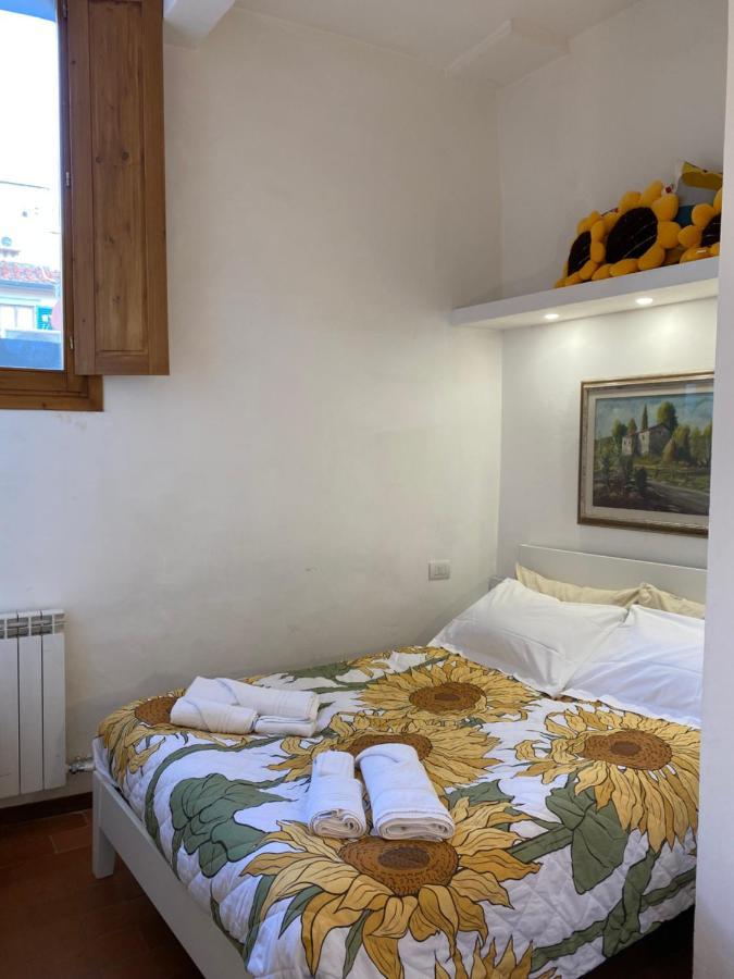 overlooking’s Duomo apartment in Mercato Centrale Firenze Esterno foto